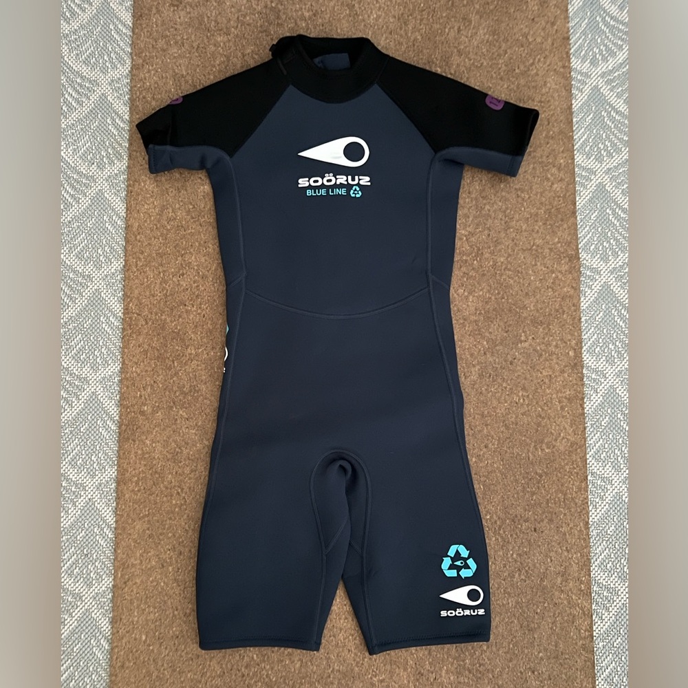 Sooruz wetsuit, like new, kids size 12, short sleeves, 2 mm